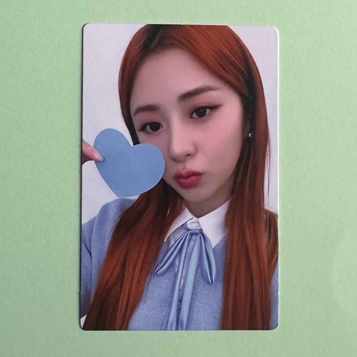 Le Sserafim Yunjin 2024 Global Fan Club Photocard official K-pop merch