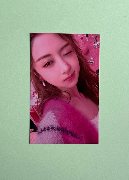 Yunjin - Le Sserafim - Fearless - Japan Ver - Lucky Draw photocard