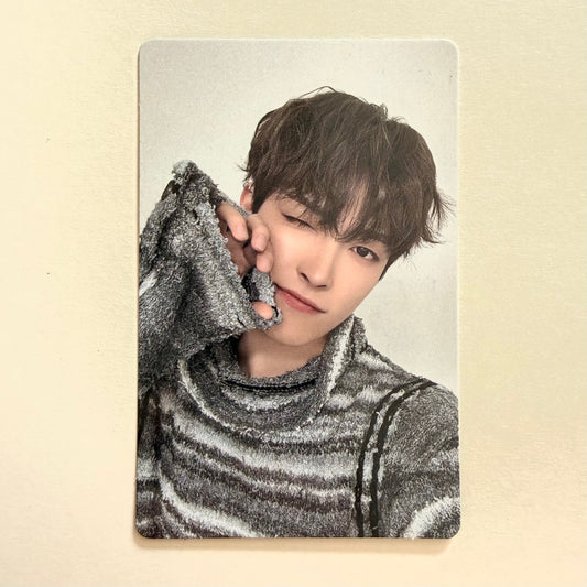 Official ATEEZ Hongjoong GOLDEN HOUR Part.3 Set 2 album photocard front