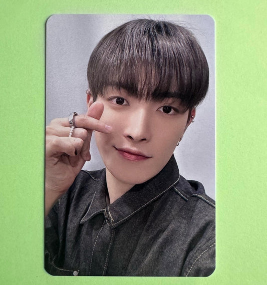 Hongjoon - Ateez - Golden Hour: Part 1 - Fan Sign - Soundwave Photocard - Ginger Root Photocard UK Kpop shop
