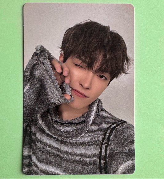 Hongjoon - Ateez - Golden Hour: Part 3 Album - Set B Photocard - Ginger Root Photocard UK Kpop Shop