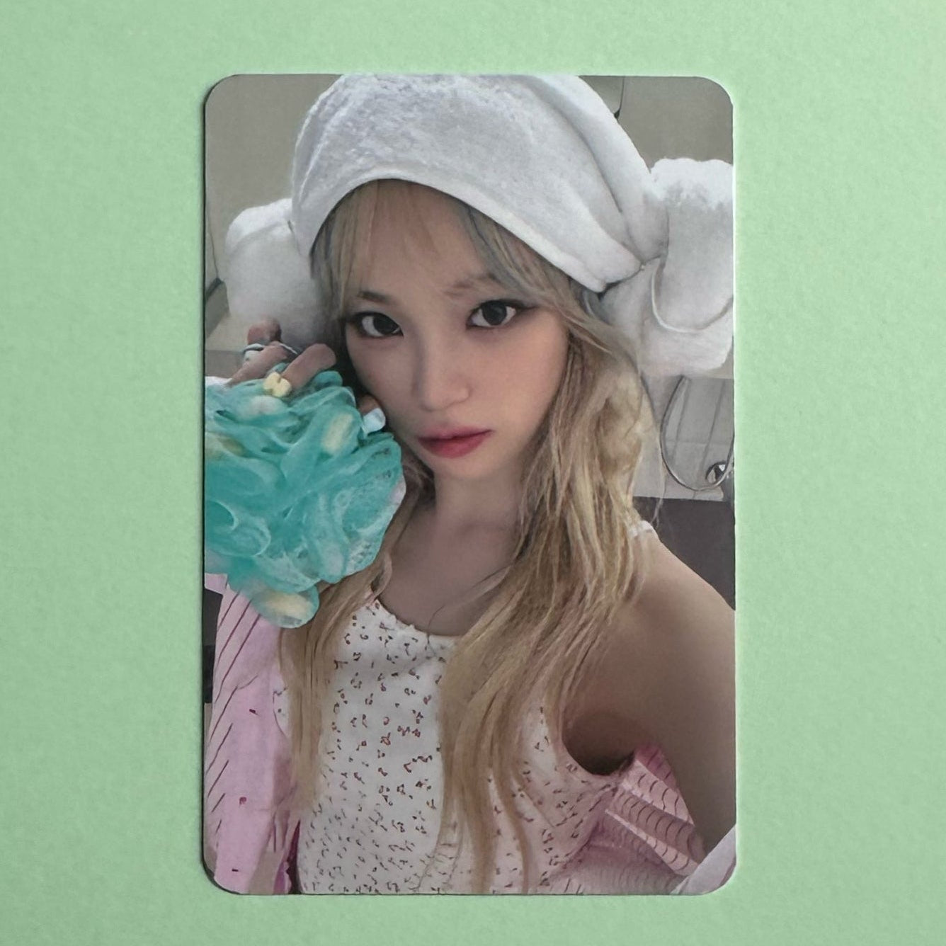 Le Sserafim Chaewon Crazy Aladin Fan Sign Photocard official K-pop merch