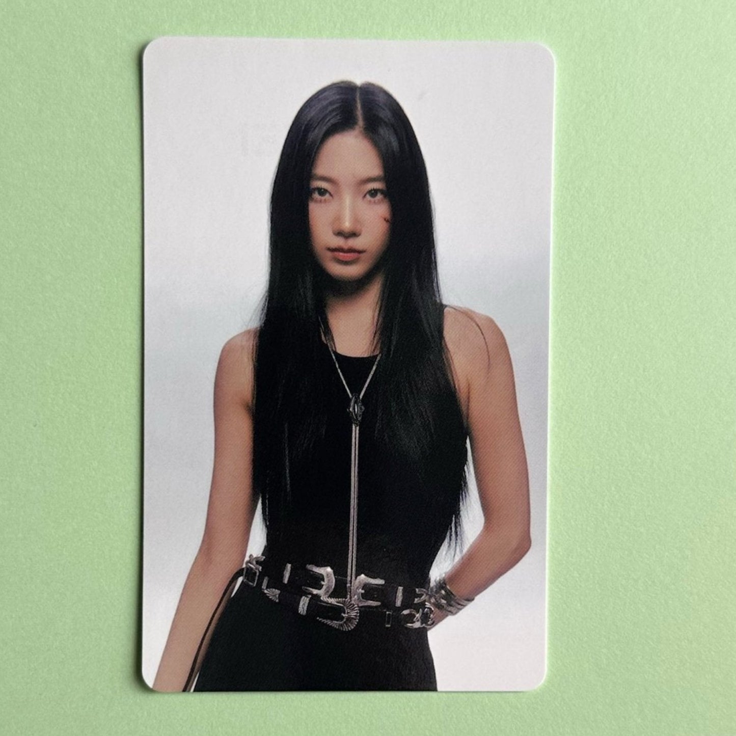 Le Sserafim Kazuha Unforgiven Version 1 -Photocard official K-pop merch