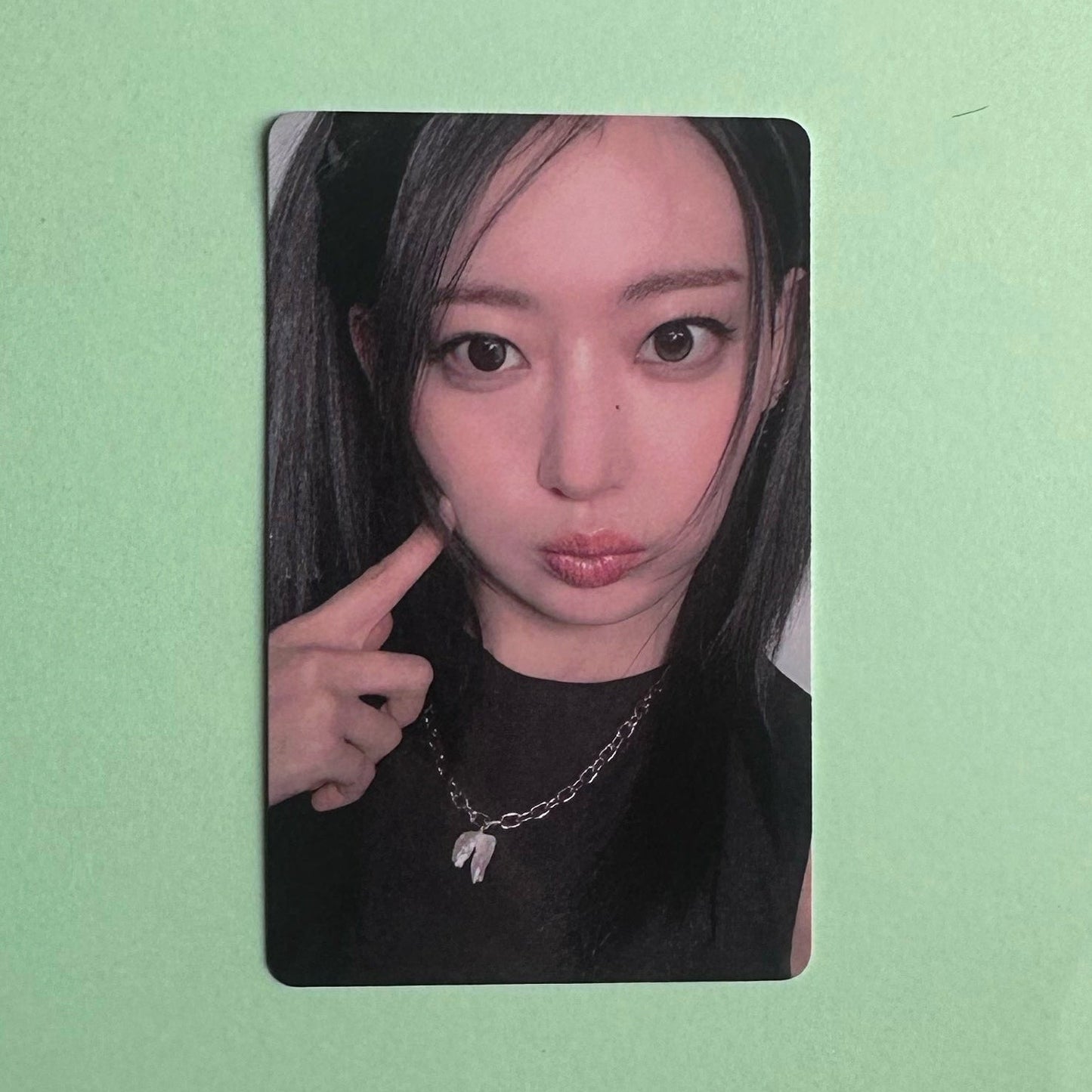 Le Sserafim Sakura Unforgiven Weverse Fan Sign Photocard official K-pop merch
