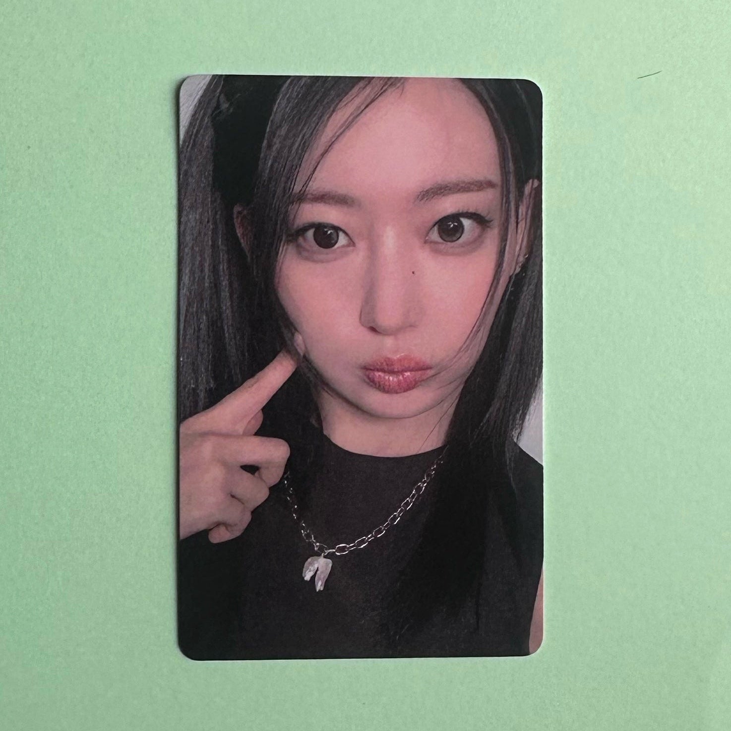 Le Sserafim Sakura Unforgiven Weverse Fan Sign Photocard official K-pop merch
